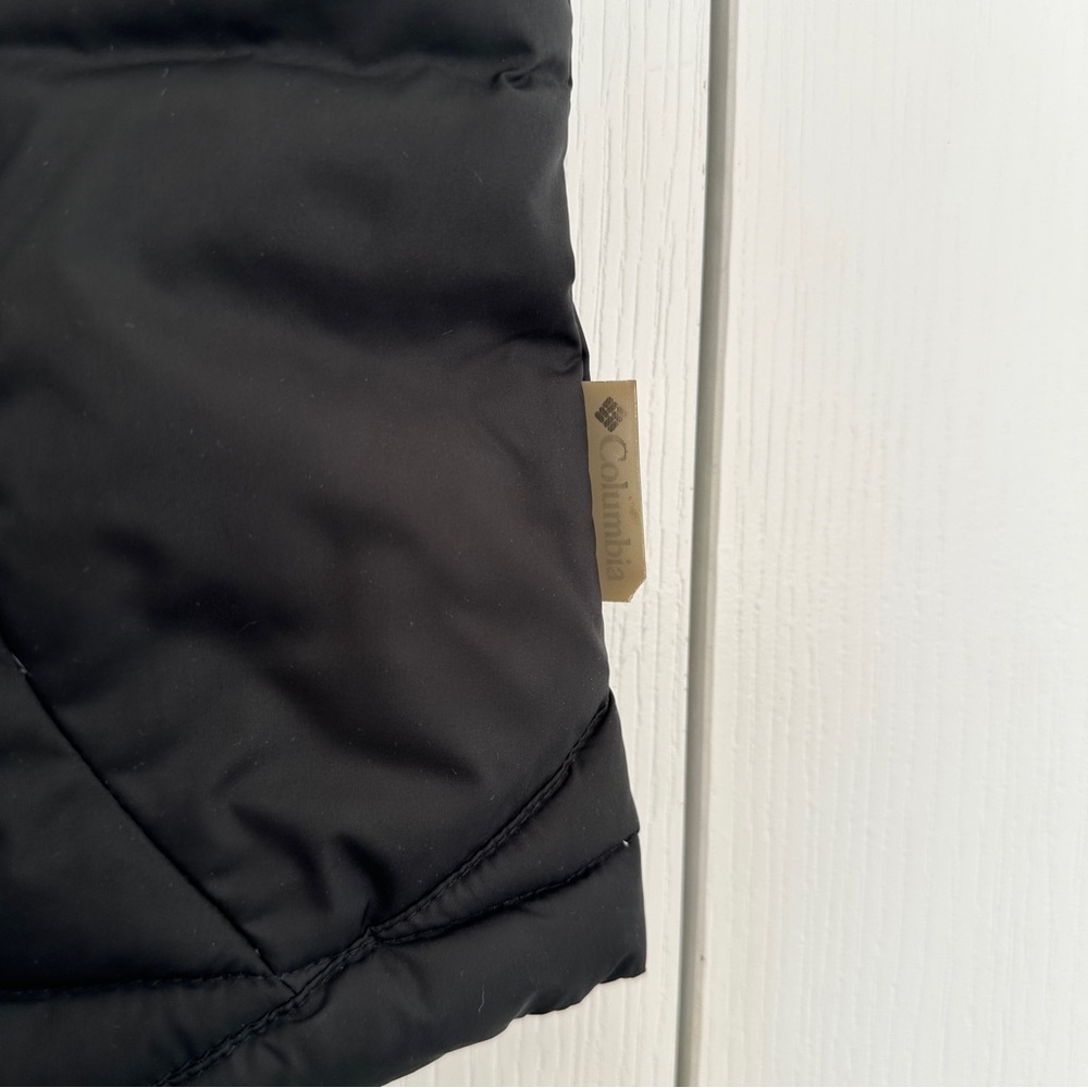 Columbia Sportswear Vest with faux fur neckline - Picture 2 of 8